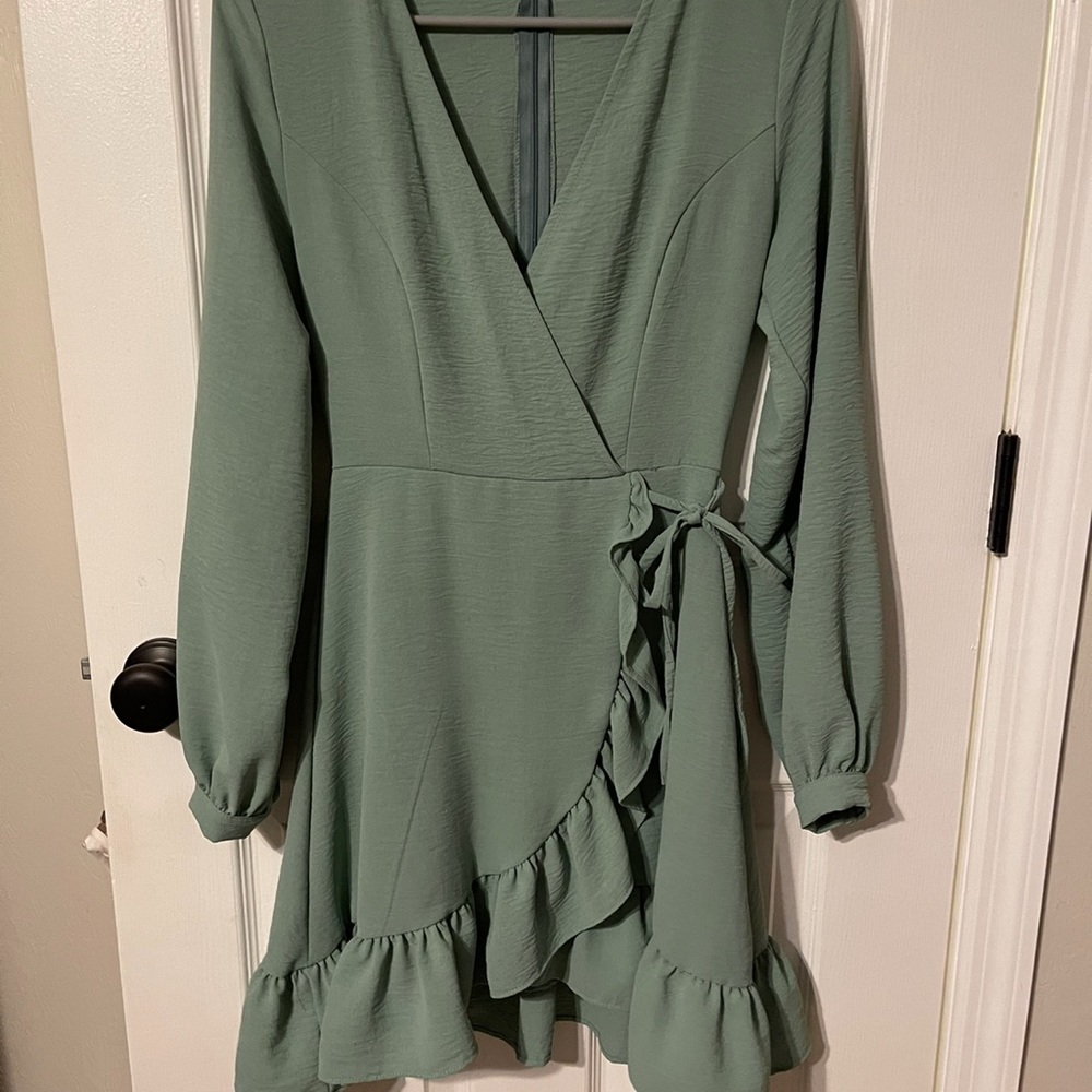 🌸Altar’d State Sage Green Dress🌸